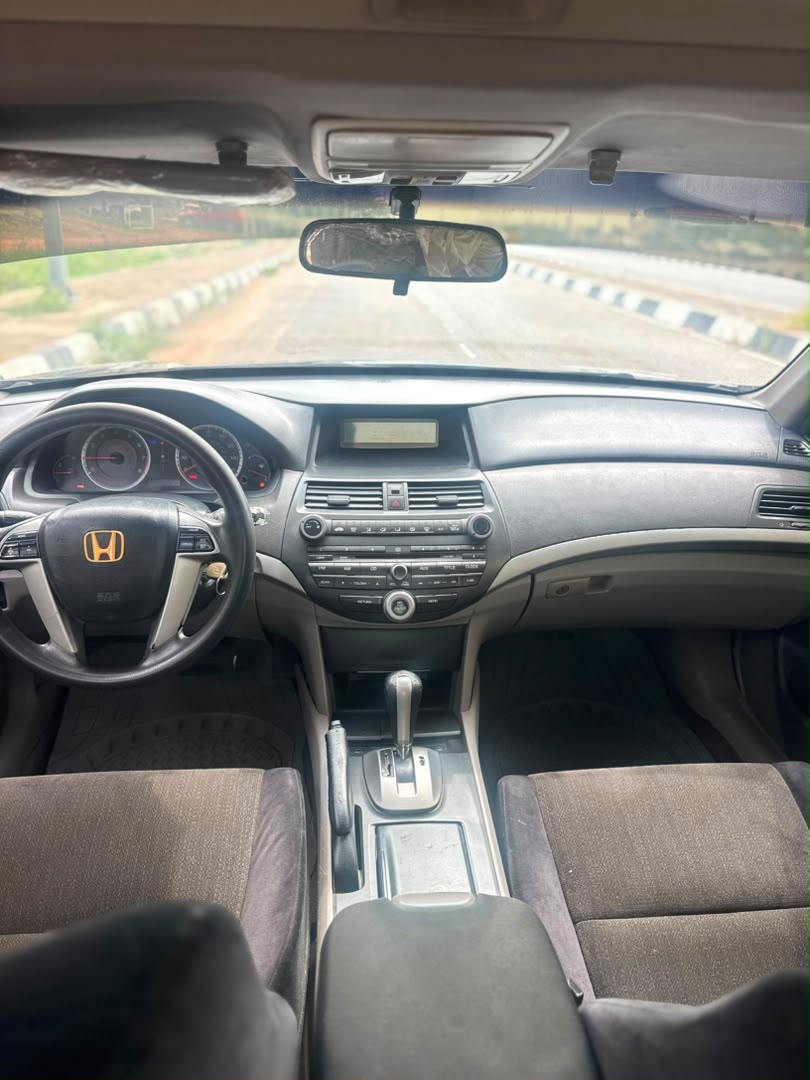 
								Super distress sale 🚨 Honda accord 2008 model Evil spirit with original duty going for just 3.850m location Abuja full									