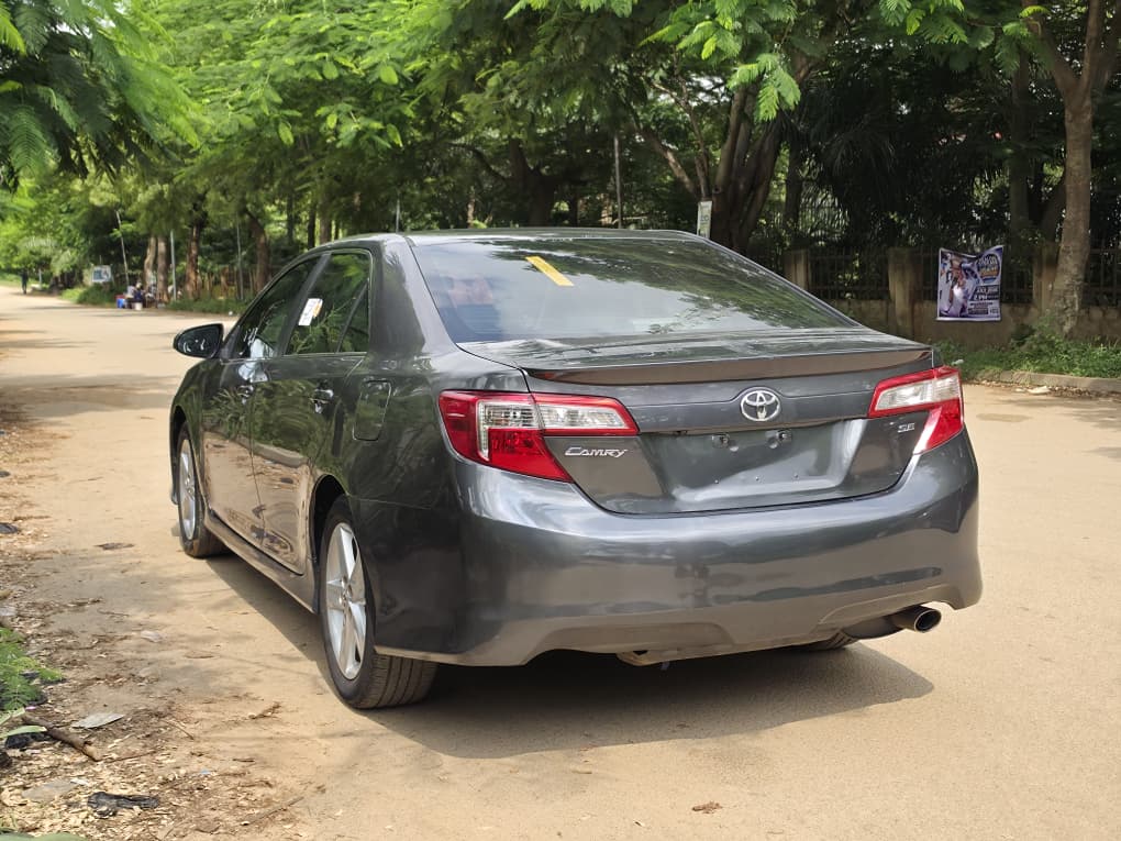 
								QUICKEST SWEET DEAL:  EXTREMELY SHARP HIGEHST GRADE FOREIGN USED 2014 ON BELT TOYOTA CAMRY SE, MINT INTERIOR, NO SINGLE 9JA PAINT WITH UNTAMPARED ENGINE ND GEAR.GOING FOR JUST 13.8M. full									