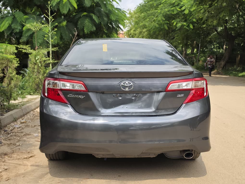 
								QUICKEST SWEET DEAL:  EXTREMELY SHARP HIGEHST GRADE FOREIGN USED 2014 ON BELT TOYOTA CAMRY SE, MINT INTERIOR, NO SINGLE 9JA PAINT WITH UNTAMPARED ENGINE ND GEAR.GOING FOR JUST 13.8M. full									