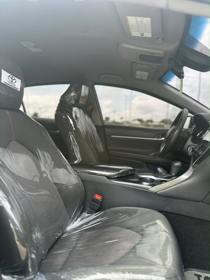 
								Giveaway Deal‼️‼️‼️ (101k Mileage) Foreign Used V4 2018 Camry LE car is in pristine condition (Pure Accident Free) with 2026 may entry duty going for just 23.5m Net with me Lugbe Abuja📍 ZERO CHAIN DEAL full									