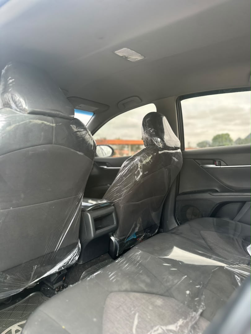 
								Giveaway Deal‼️‼️‼️ (101k Mileage) Foreign Used V4 2018 Camry LE car is in pristine condition (Pure Accident Free) with 2026 may entry duty going for just 23.5m Net with me Lugbe Abuja📍 ZERO CHAIN DEAL full									