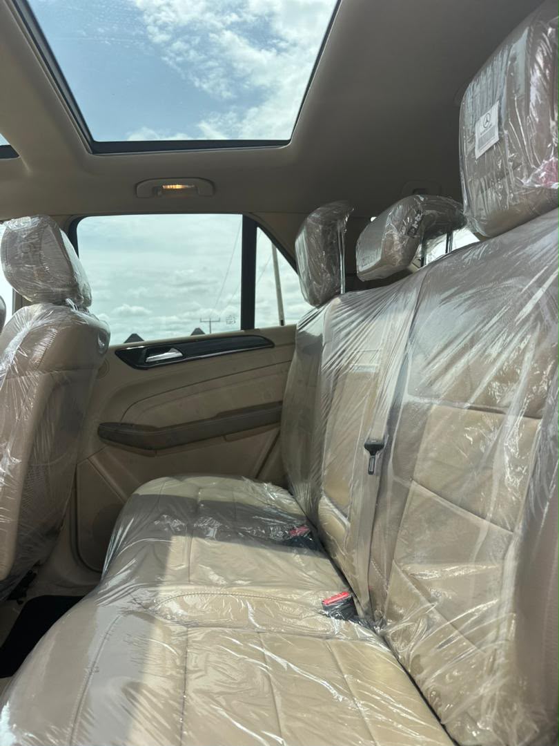 
								Giveaway Deal‼️‼️‼️ (152k Mileage) Grade A Foreign Used 2015 on belt Mbenz Ml400 car is in pristine condition (Pure Accident Free) Full Option (Keyless, Power Boot, Double Pano Roof, Mini Freezer & More) with 2026 May Entry Duty going for just 30m with only 1m sambo with me (Moveable) Lugbe Abuja📍 ZERO CHAIN DEAL full									