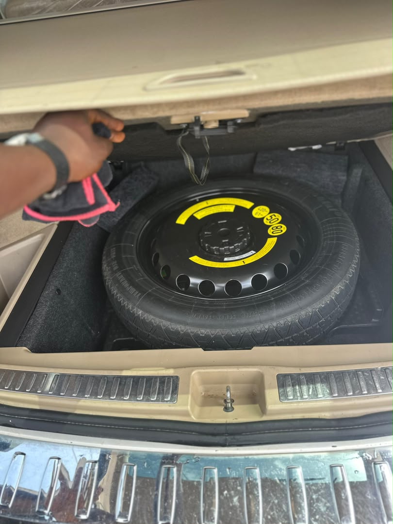 
								Giveaway Deal‼️‼️‼️ (152k Mileage) Grade A Foreign Used 2015 on belt Mbenz Ml400 car is in pristine condition (Pure Accident Free) Full Option (Keyless, Power Boot, Double Pano Roof, Mini Freezer & More) with 2026 May Entry Duty going for just 30m with only 1m sambo with me (Moveable) Lugbe Abuja📍 ZERO CHAIN DEAL full									