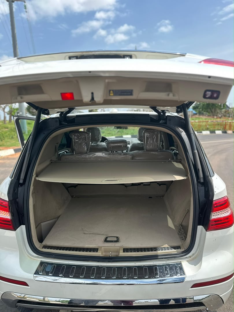 
								Giveaway Deal‼️‼️‼️ (152k Mileage) Grade A Foreign Used 2015 on belt Mbenz Ml400 car is in pristine condition (Pure Accident Free) Full Option (Keyless, Power Boot, Double Pano Roof, Mini Freezer & More) with 2026 May Entry Duty going for just 30m with only 1m sambo with me (Moveable) Lugbe Abuja📍 ZERO CHAIN DEAL full									