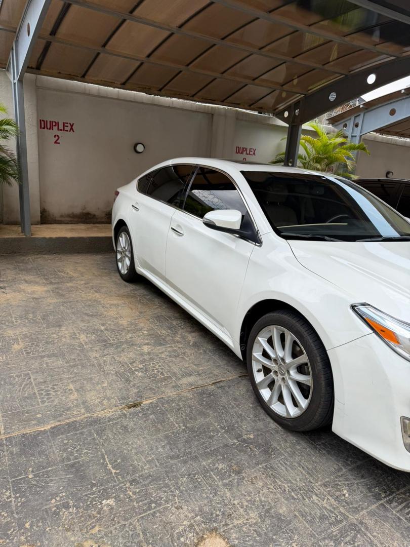 
								Belgium standar 2014 Avalon limited available @12.5m owner come with my Sambo full									