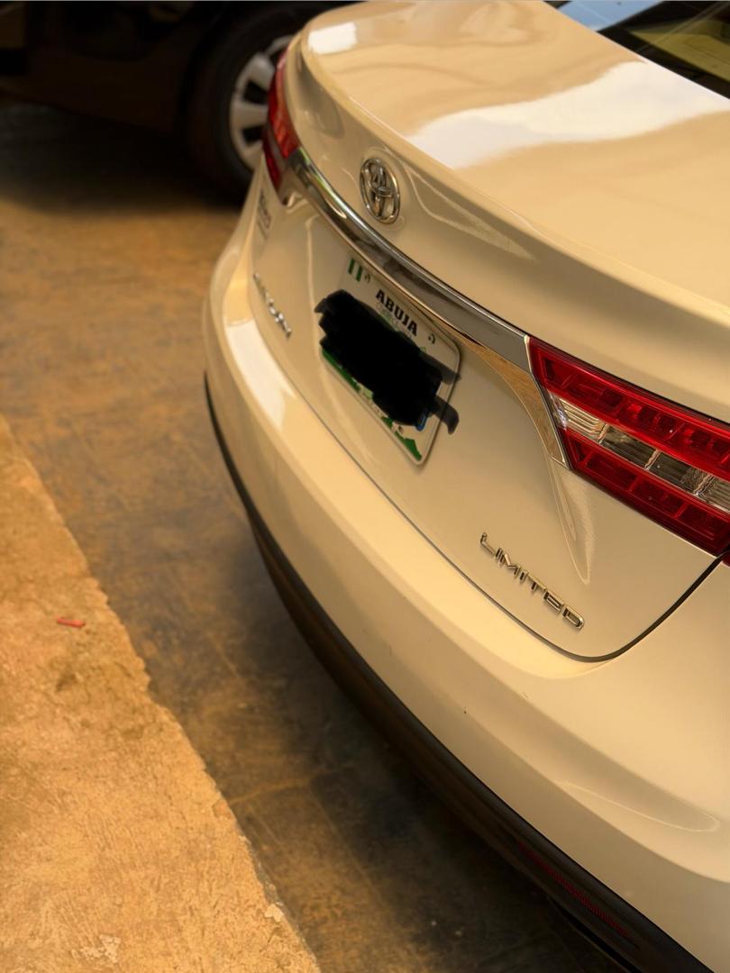 
								Belgium standar 2014 Avalon limited available @12.5m owner come with my Sambo full									