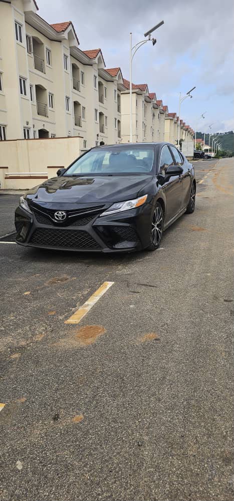
								NEW ENTRY FOREIGN USED 🛥️TOYOTA CAMRY SPORTS EDITION 2020 MODEL 🇱🇷WITH ,LEATHER SEATS AND A CLEAN INFOTAINMENT SYSTEM  WITH 2026 ORIGINAL  CUSTOM DUTY  PRICE:#23 MILLION NAIRA ONLY🏦LOCATION  Abuja full									