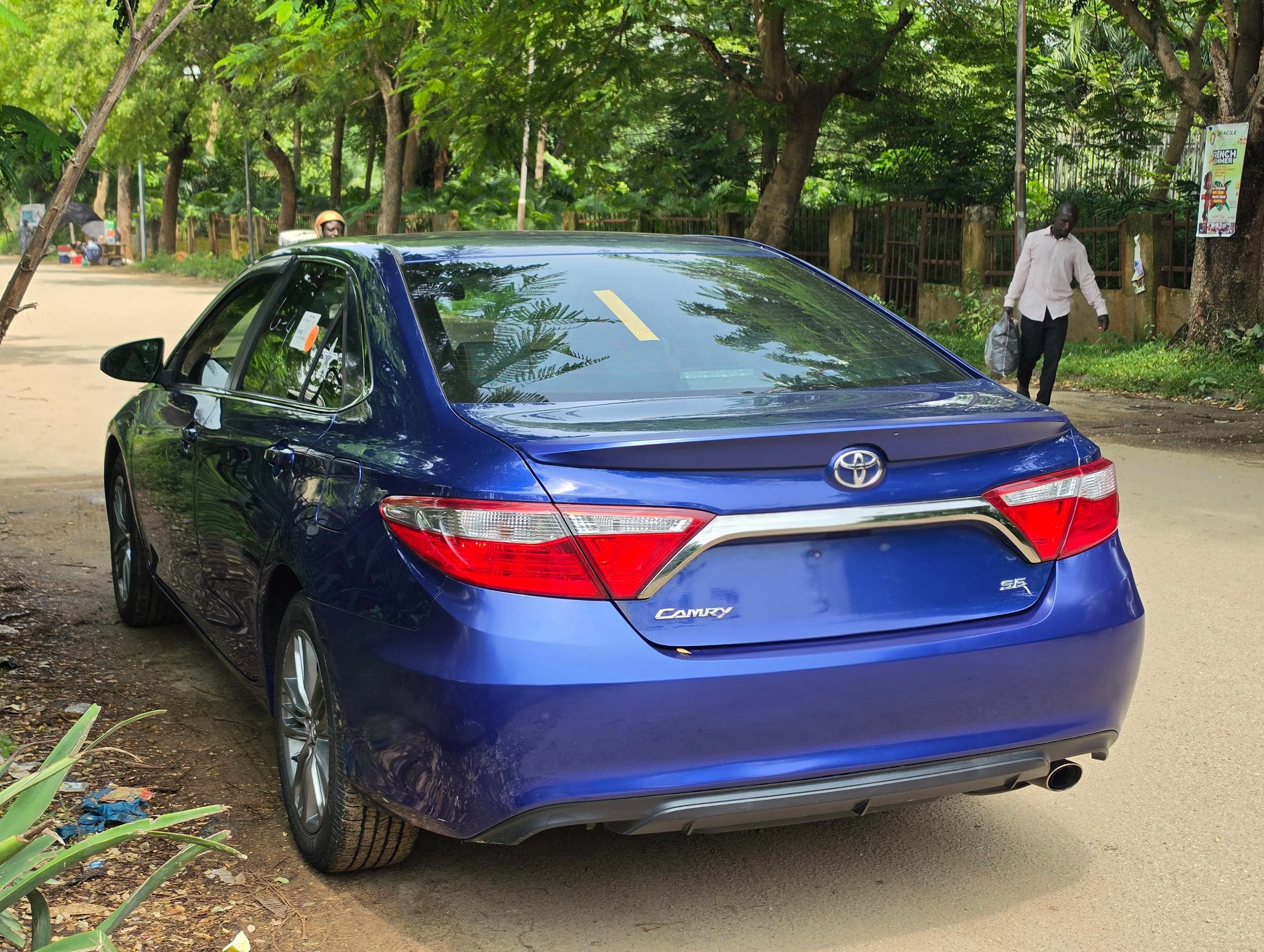 
								QUICKEST SWEET DEAL:  EXTREMELY SHARP HIGEHST GRADE FOREIGN USED 2015 ON BELT TOYOTA CAMRY SE WITH MINT INTERIOR, NO SINGLE 9JA PAINT WITH UNTAMPARED ENGINE ND GEAR.GOING FOR JUST 15M. NO SUNROOFp full									