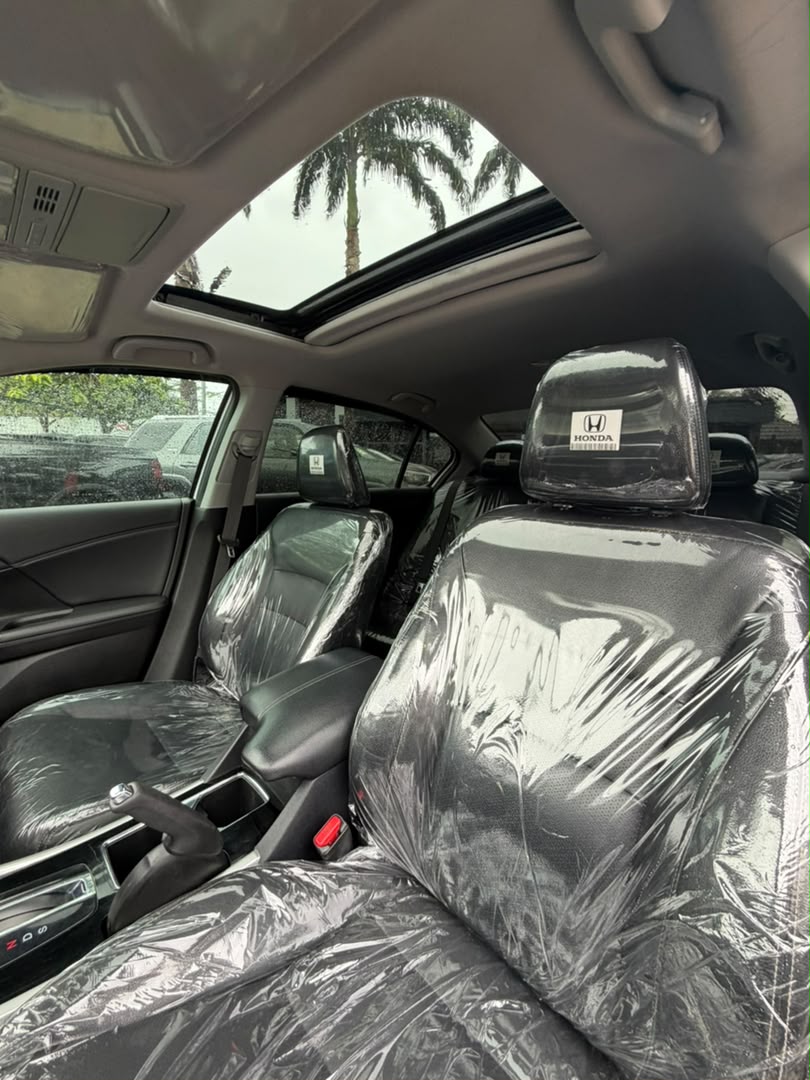 
								Foreign used 2016 Honda Accord V6 touring keyless sunroof wireless charger July 2026 duty  🏷️20M Gwarinpa full									