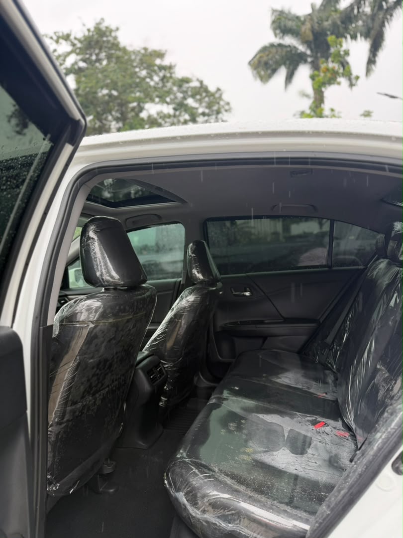 
								Foreign used 2016 Honda Accord V6 touring keyless sunroof wireless charger July 2026 duty  🏷️20M Gwarinpa full									
