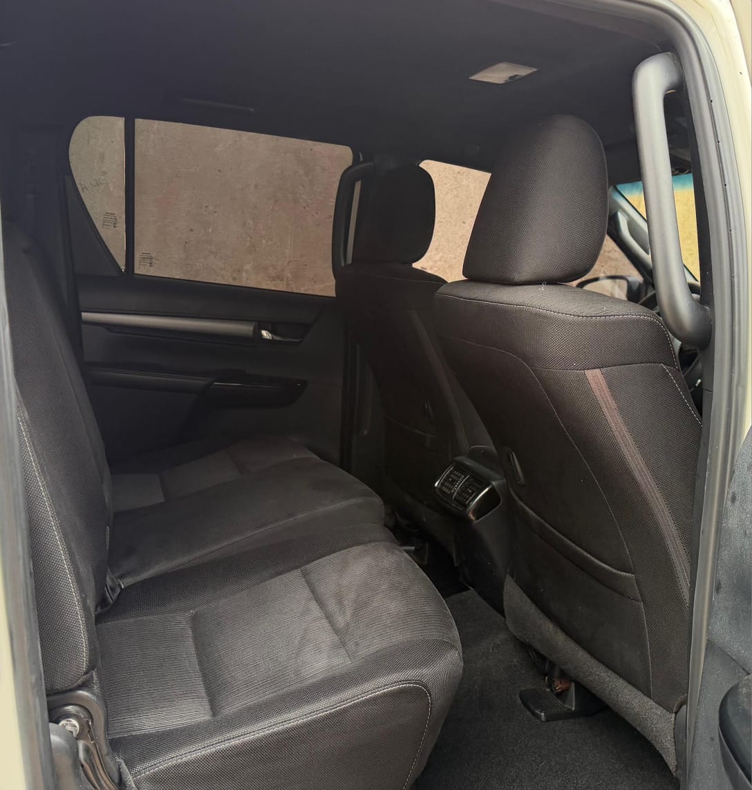 
								UNREGISTERED 2024 TOYOTA HILUX ADVENTURE IN PRISTINE CONDITION NOTHING TO FIX PROPERLY DOCUMENTED GOING FOR 66.5M ABUJA DEAL full									
