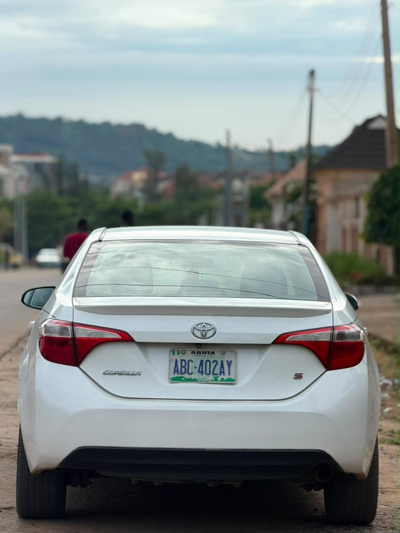 
								NEATLY USED TOYOTA COROLLA SPORT KEY ENTRY 2015 DUTY FOR JUST 9.9m ABUJA full									