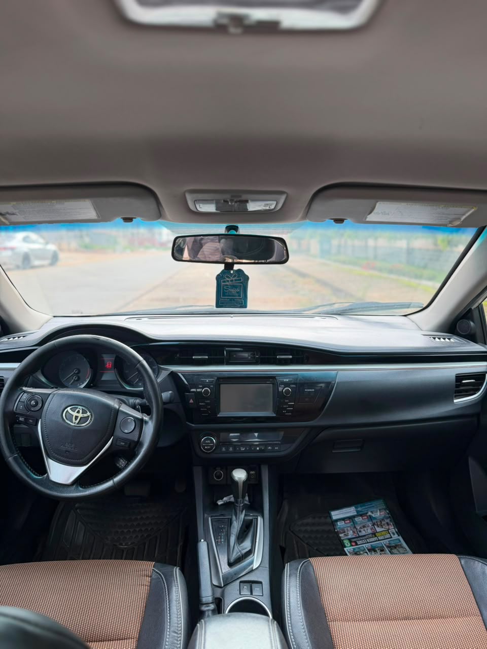
								NEATLY USED TOYOTA COROLLA SPORT KEY ENTRY 2015 DUTY FOR JUST 9.9m ABUJA full									