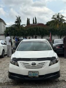 NEATLY USED TOYOTA Camry 2006   roof, Buy and drive, Nothing to fix, everything working perfectly.   Buy and drive.   💰 6.8 M 📍Abuja  🚨 Hurry before SOLD!