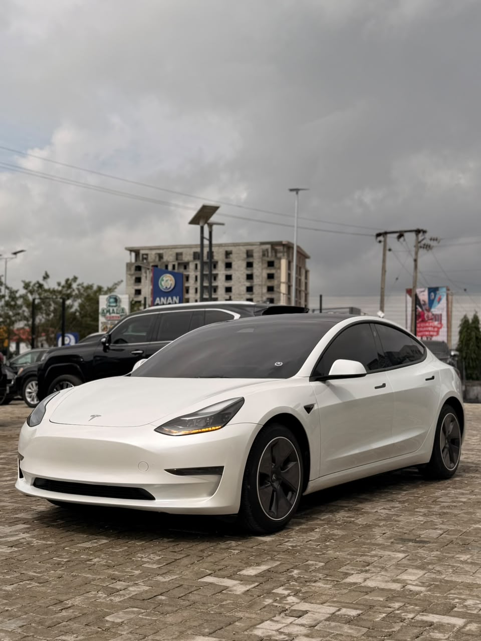 
								Distress Distress Distress 🔥Tesla model 3 2023 model   With original duty  Going for 78m  Abuja deal full									