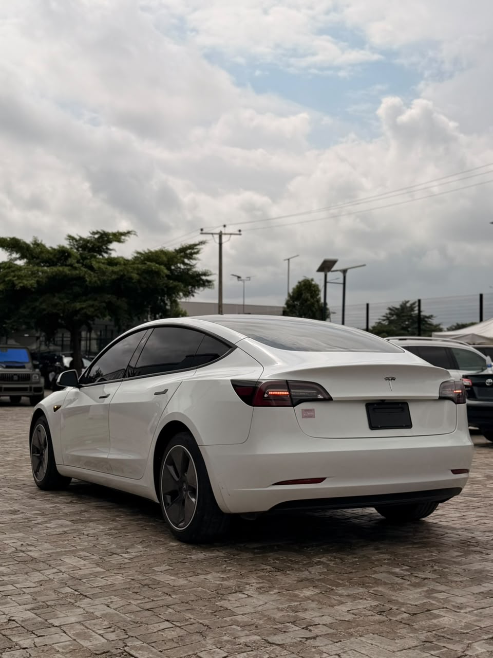 
								Distress Distress Distress 🔥Tesla model 3 2023 model   With original duty  Going for 78m  Abuja deal full									