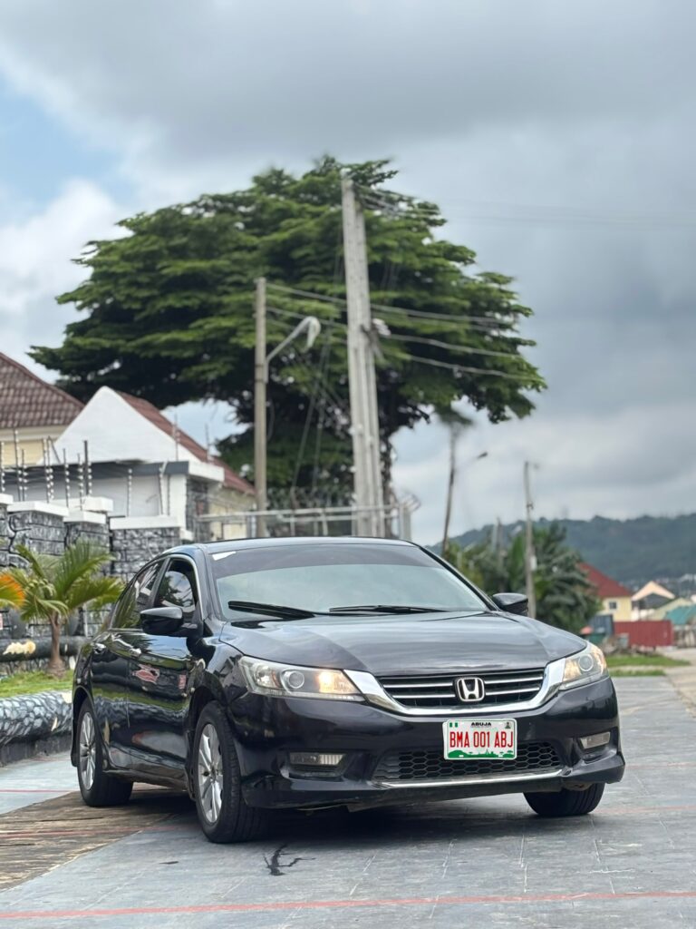 DISTRESS ‼️ NEATLY USED 2013 HONDA ACCORD WITH CLEAR DOCUMENTS ✅ DOUBLE SCREEN ‼️ REVERSE CAMERA‼️ EVERYTHING BLESSED‼️ AC FREEZING ‼️HEADED FOR 7.999MILLION NAIRA NET