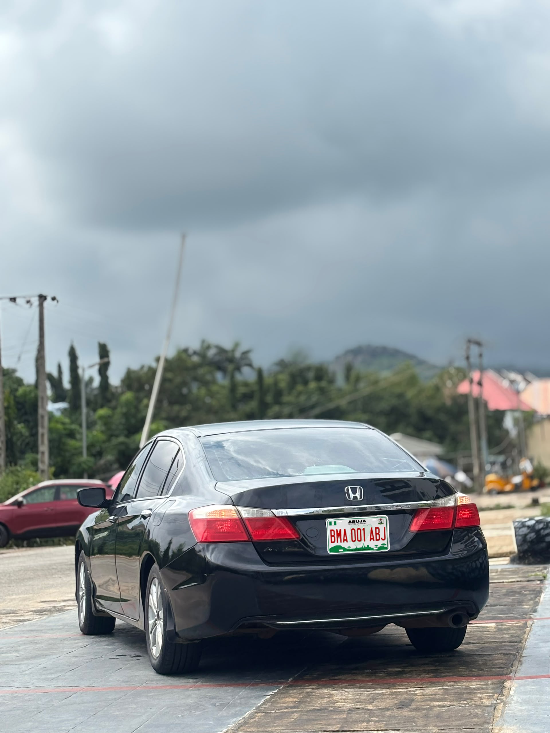 
								DISTRESS ‼️ NEATLY USED 2013 HONDA ACCORD WITH CLEAR DOCUMENTS ✅ DOUBLE SCREEN ‼️ REVERSE CAMERA‼️ EVERYTHING BLESSED‼️ AC FREEZING ‼️HEADED FOR 7.999MILLION NAIRA NET full									