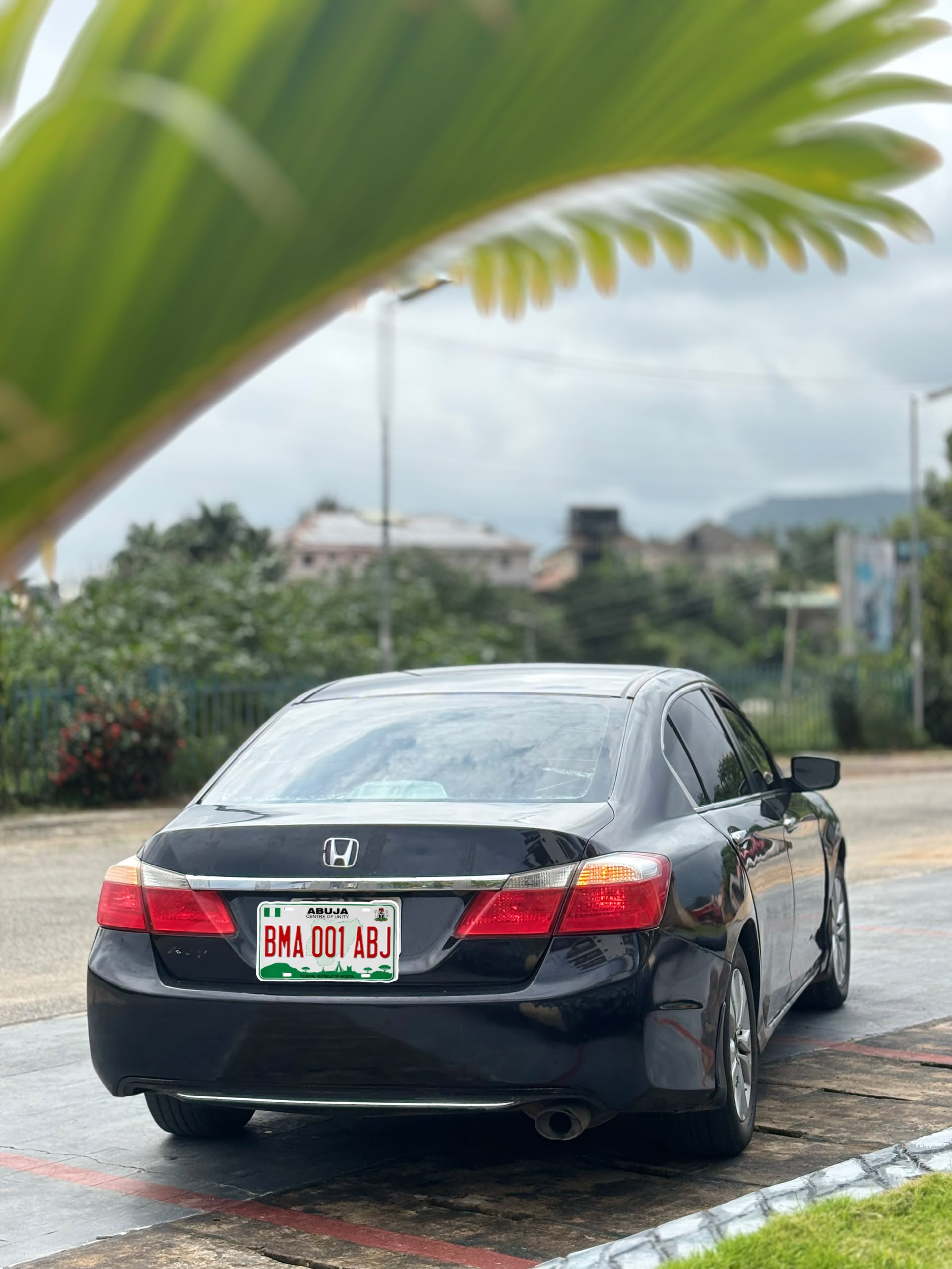 
								DISTRESS ‼️ NEATLY USED 2013 HONDA ACCORD WITH CLEAR DOCUMENTS ✅ DOUBLE SCREEN ‼️ REVERSE CAMERA‼️ EVERYTHING BLESSED‼️ AC FREEZING ‼️HEADED FOR 7.999MILLION NAIRA NET full									