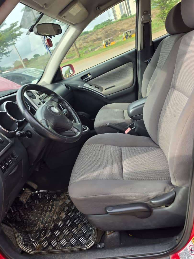 
								First Grade Toyota matrix 2007 Extremely clean with Unterperd engine And gear Going for 6.5 Location Abuja full									