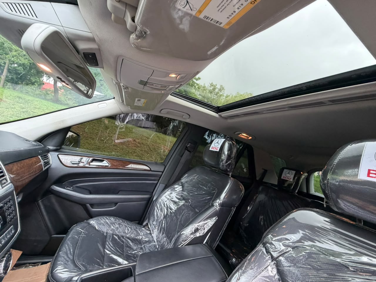 
								NeW ArriVaL🚀   A-GraDe ExTreMeLy CleaN FOREIGN USED 2014 ML350 MERCEDES BENZ 4MATIC Available In MinT ConDiTioN….Too Frosh In & OuT, Keyless, Sunroof, Black Leather SeaT, Mouse Control, Running board light WiTh Custom DuTy Going for Just 24.5m OnLy  AbuJa LoKaTioN full									