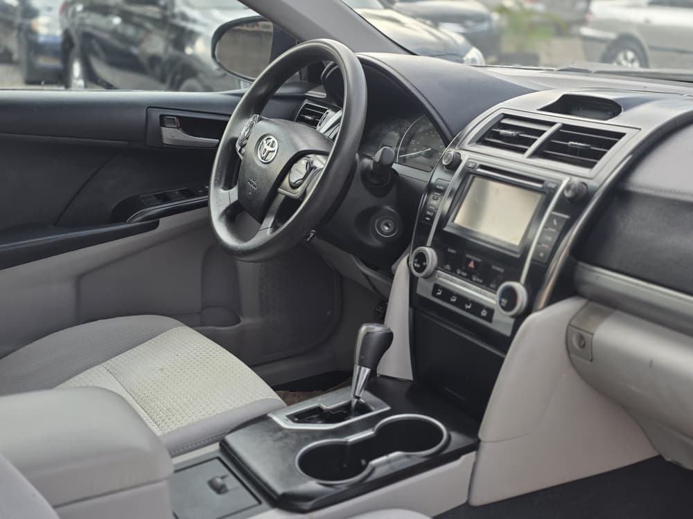 
								Mad Distress alert ⚠️ 📢 Foreign used Toyota Camry le 2013 model with original custom Duty firstbody untampered engine and gear Ac Factory fitted buy and drive absolutely nothing to fix  👉12.5m buyer settle 200k location Abuja deal full									