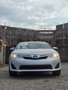 Mad Distress alert ⚠️ 📢 Foreign used Toyota Camry le 2013 model with original custom Duty firstbody untampered engine and gear Ac Factory fitted buy and drive absolutely nothing to fix  👉12.5m buyer settle 200k location Abuja deal