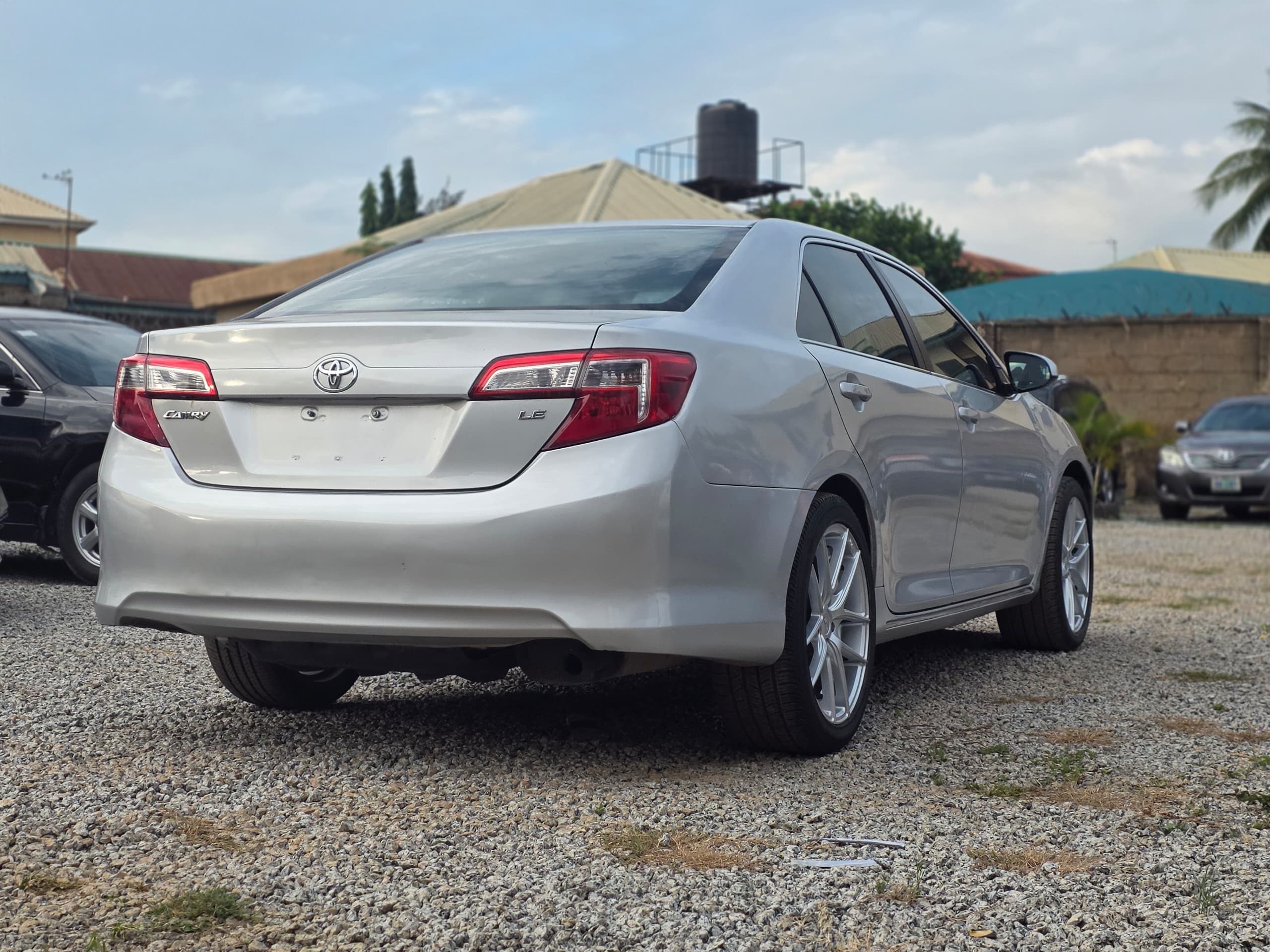 
								Mad Distress alert ⚠️ 📢 Foreign used Toyota Camry le 2013 model with original custom Duty firstbody untampered engine and gear Ac Factory fitted buy and drive absolutely nothing to fix  👉12.5m buyer settle 200k location Abuja deal full									