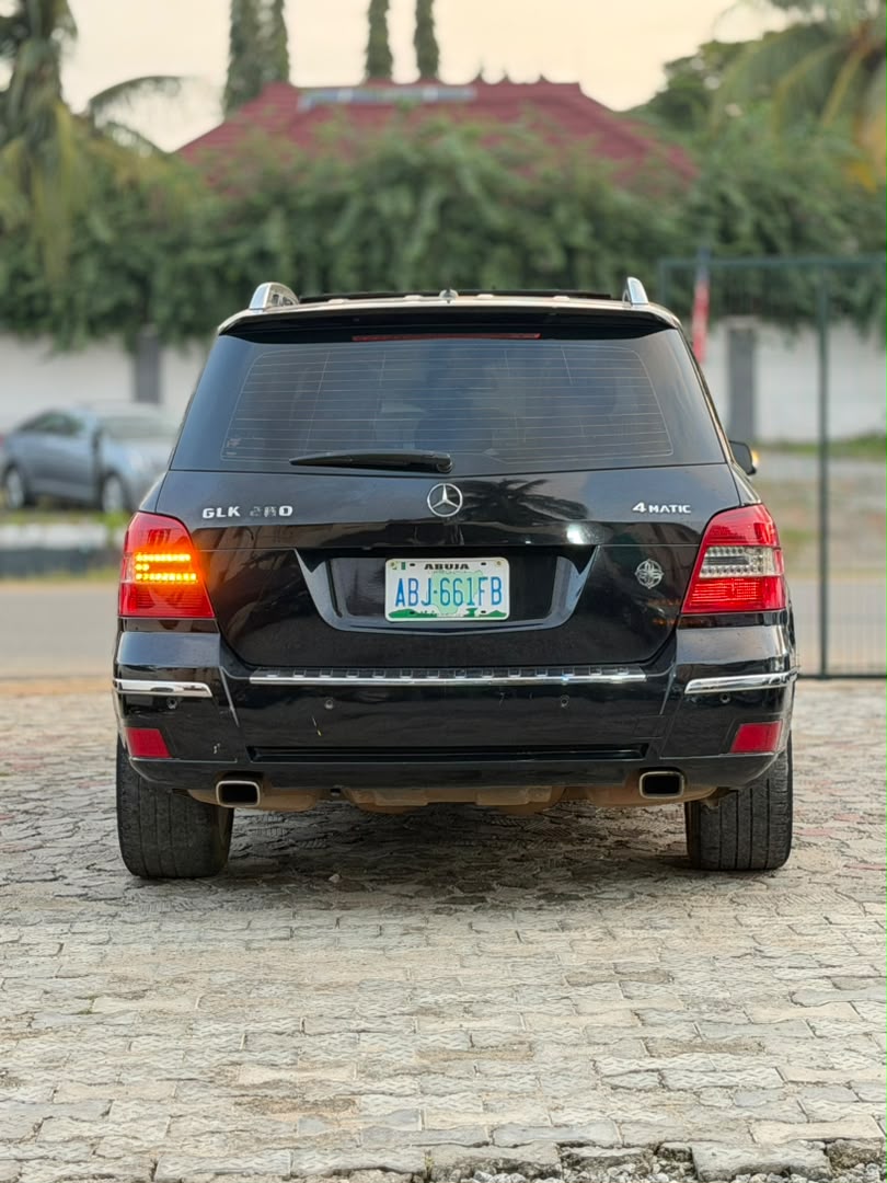 
								CLEAN 2010 MERCEDES GLK IN PRISTINE CONDITION AVAILABLE, COMES WITH COLLISION SENSORS PRICE: 9.5M full									