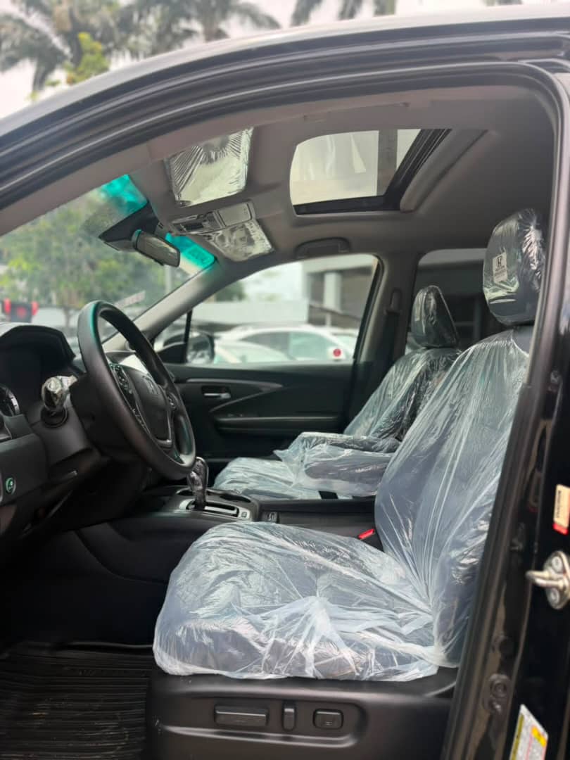 
								FOREIGN USED 2017 HONDA RIDGELINE DOUBLE CABIN WITH V6 ENGINE AWD COMES WITH KEYLESS SUNROOF AUXILIARY GEAR LDW SIDE MIRROR CAMERA CUSTOM PAID 🏷️36M full									