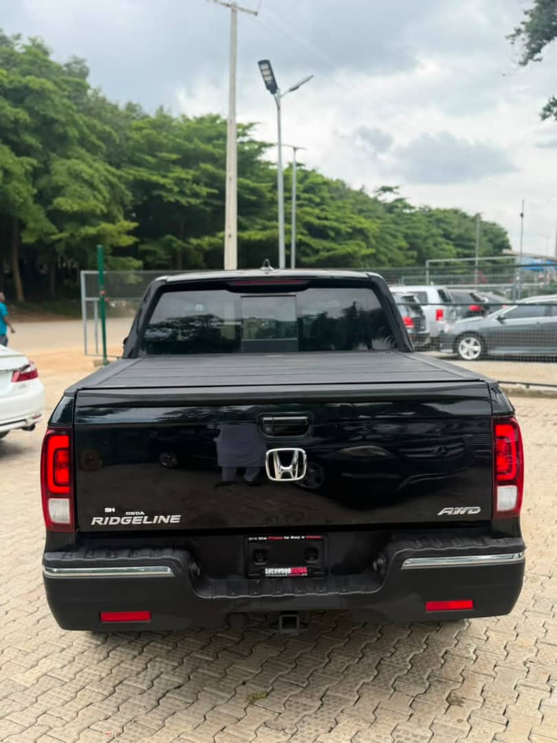 
								FOREIGN USED 2017 HONDA RIDGELINE DOUBLE CABIN WITH V6 ENGINE AWD COMES WITH KEYLESS SUNROOF AUXILIARY GEAR LDW SIDE MIRROR CAMERA CUSTOM PAID 🏷️36M full									