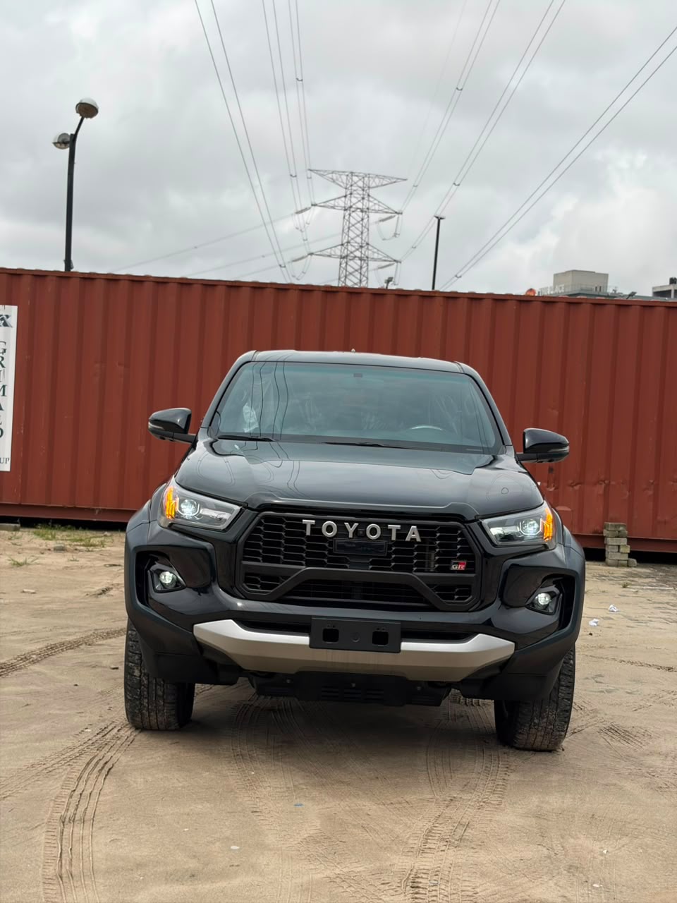 
								Brand new 2025 Toyota Hillux GRSport   With original duty  Going for 98m Abuja deal full									