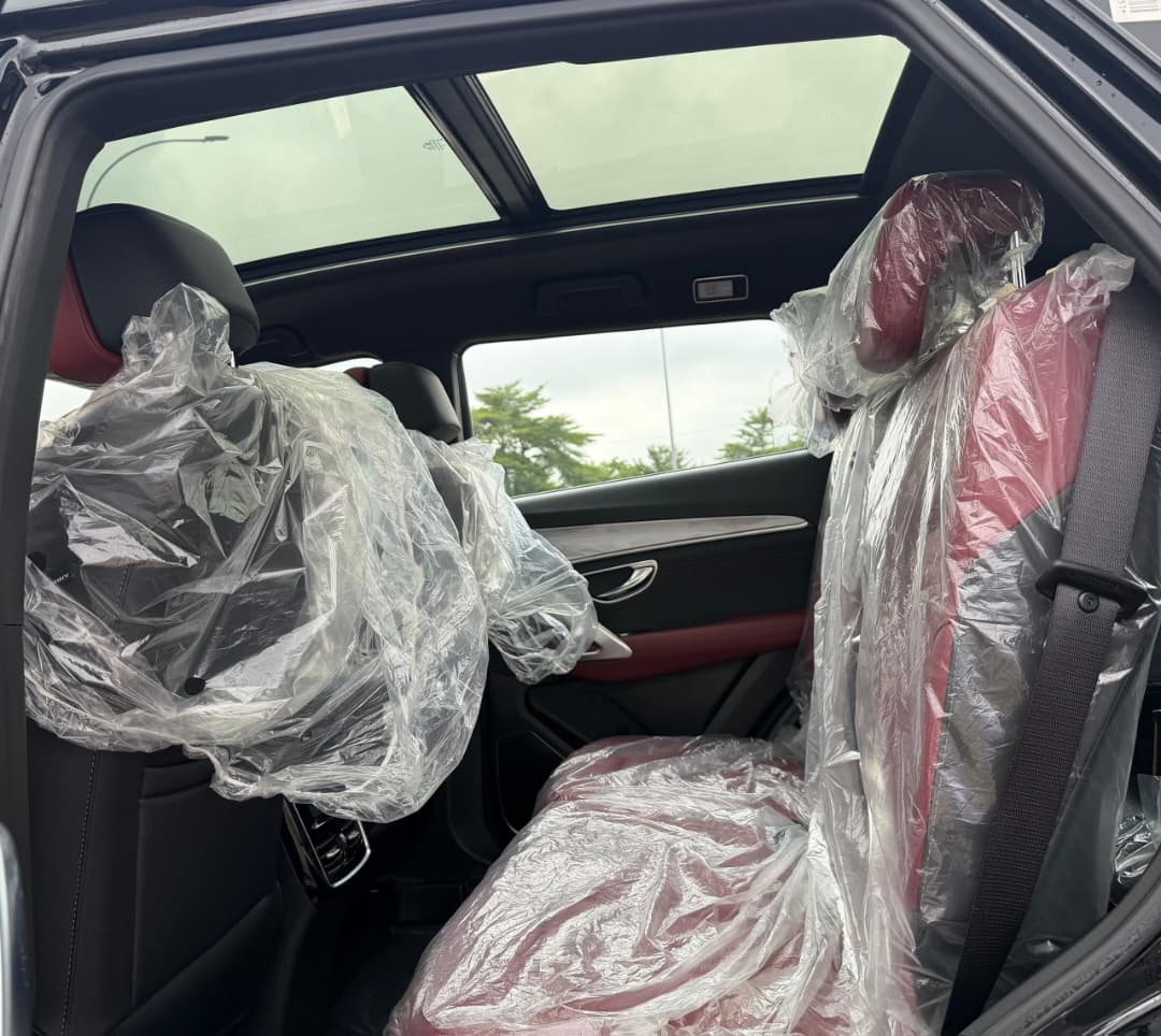 
								BRAND NEW 2025 JETOUR X7 PHEV WITH 360 CAMERA, PANORAMIC ROOF WITH ORIGINAL CUSTOM DUTY GOING FOR 65.5M ABUJA DEAL full									