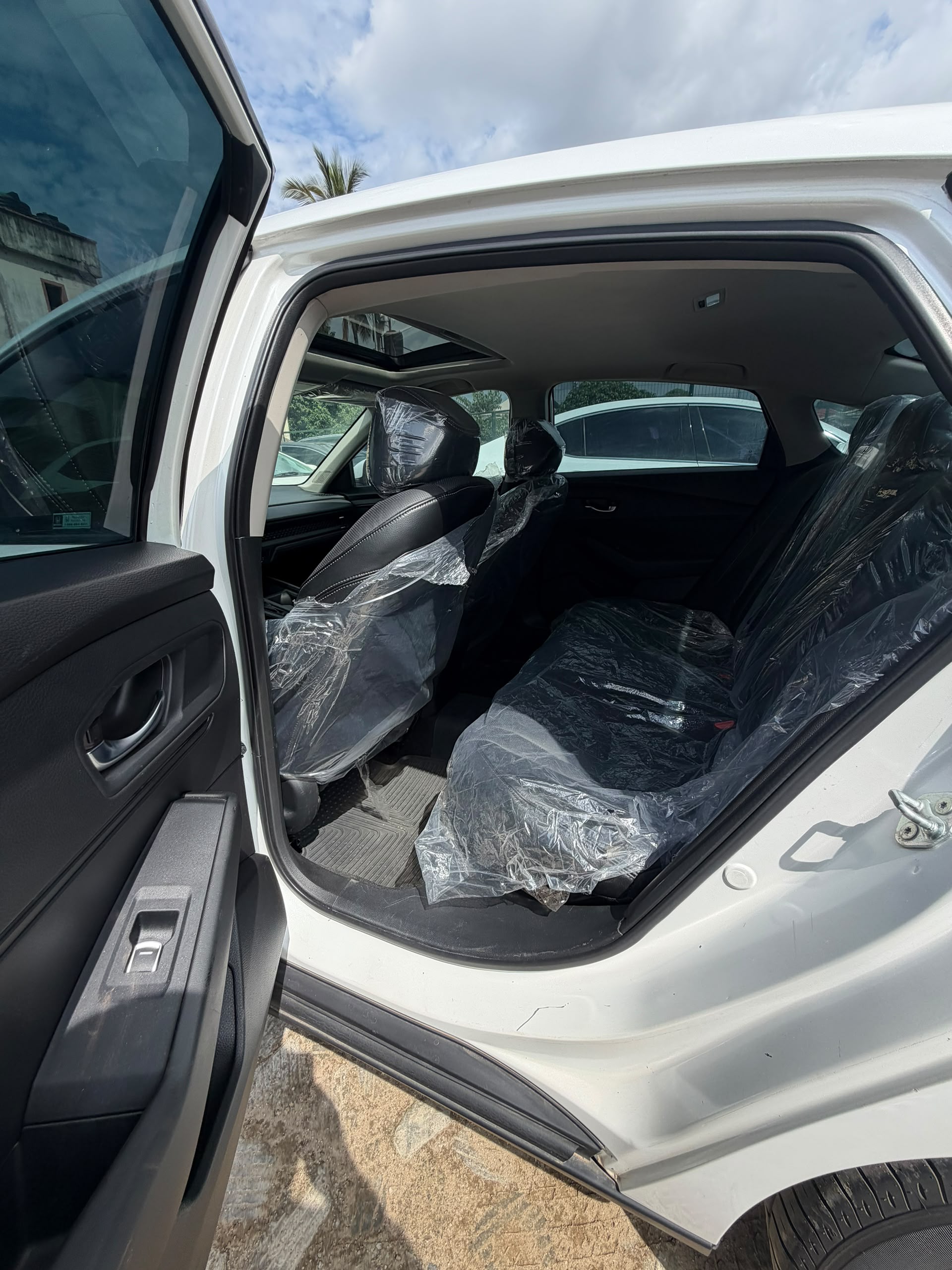 
								QUICK SALE!! 🚨  Used 2024 Honda Accord Full option • Everything working perfectly • Buy & Drive  💰 ₦31Million 📍 Abuja full									