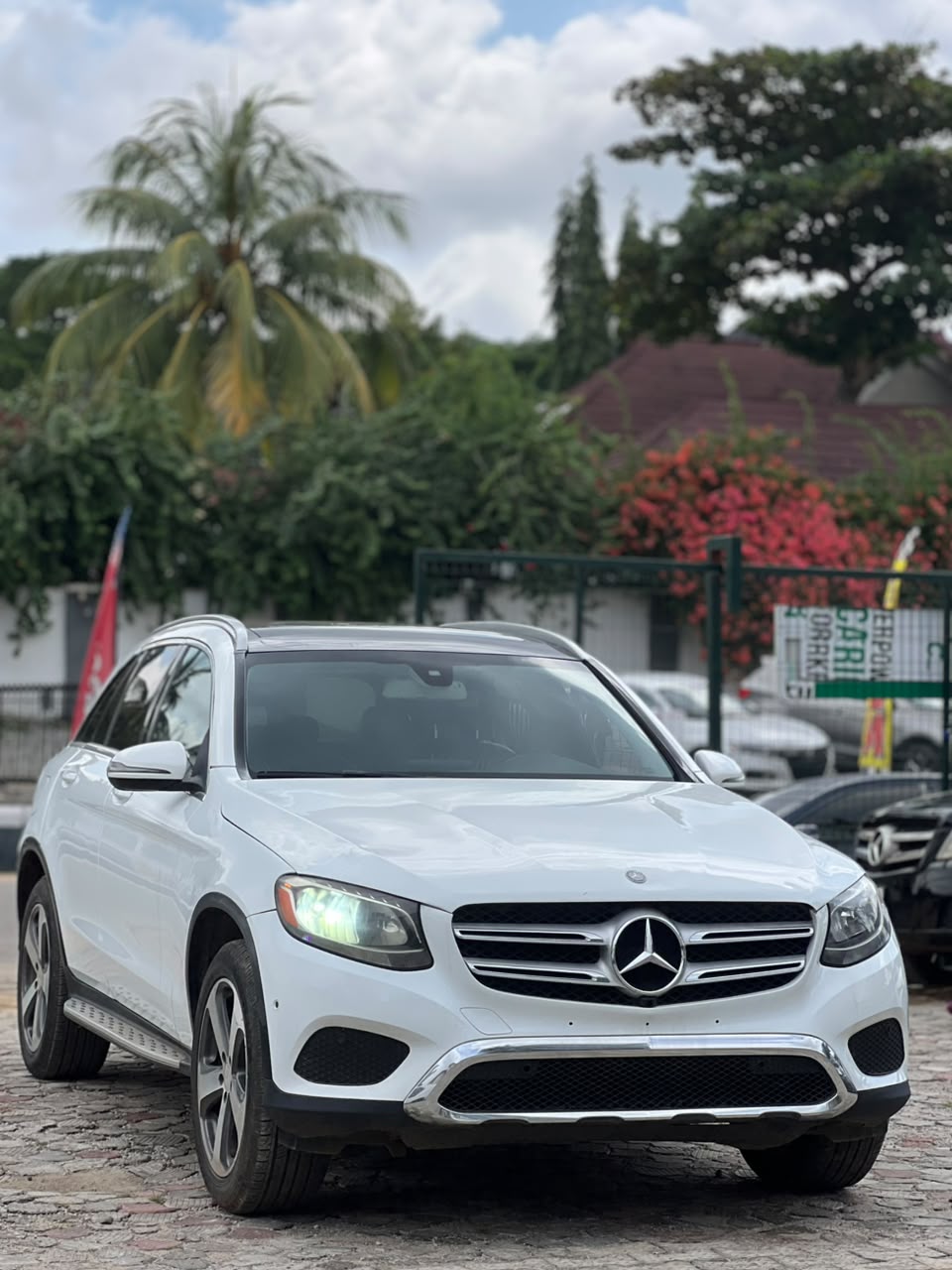 
								DIRECT BELGIUM 🇧🇪 2016 GLC 300. BUY AND DRIVE. 📍ABUJA 💰22M full									