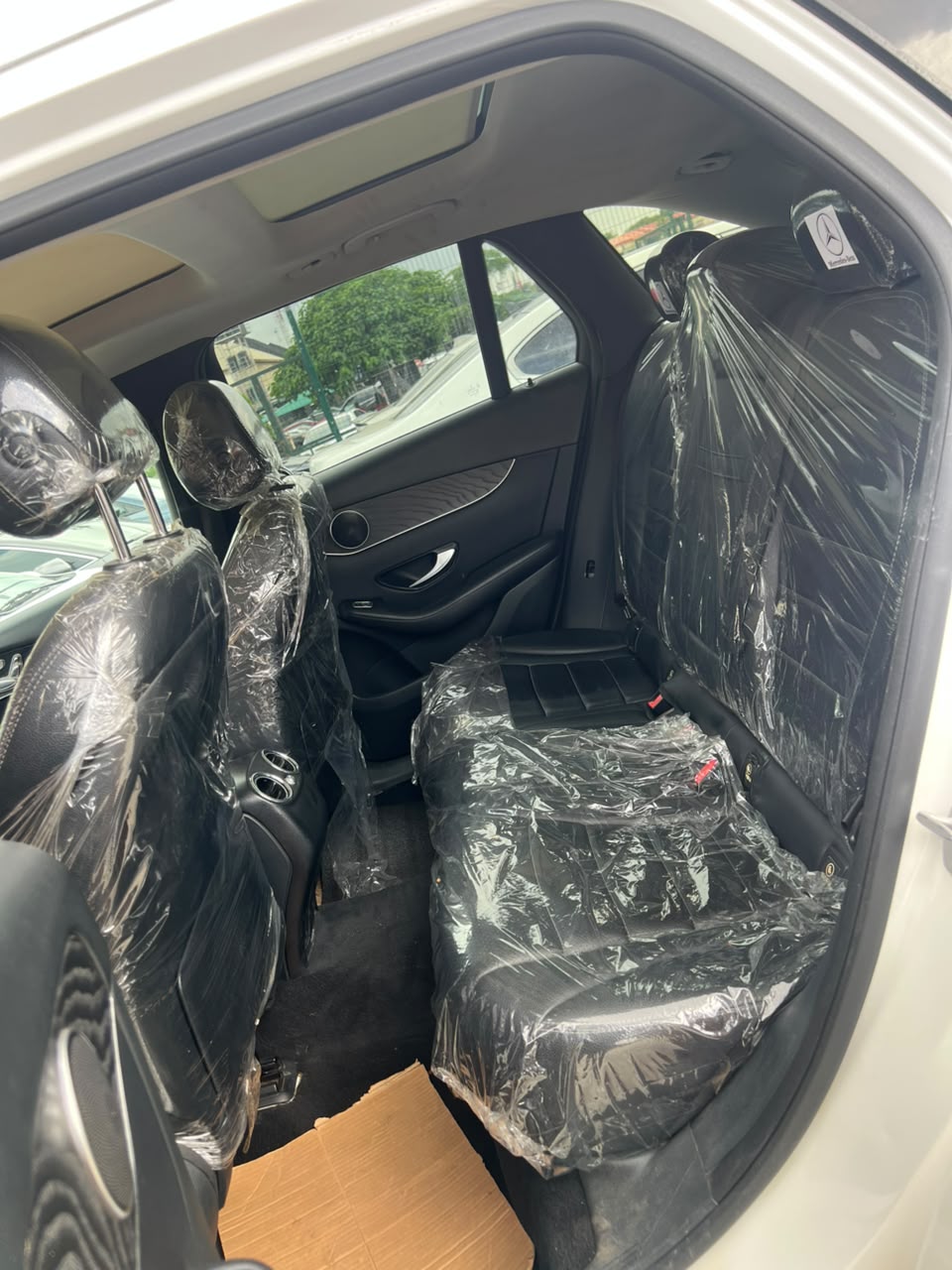 
								DIRECT BELGIUM 🇧🇪 2016 GLC 300. BUY AND DRIVE. 📍ABUJA 💰22M full									