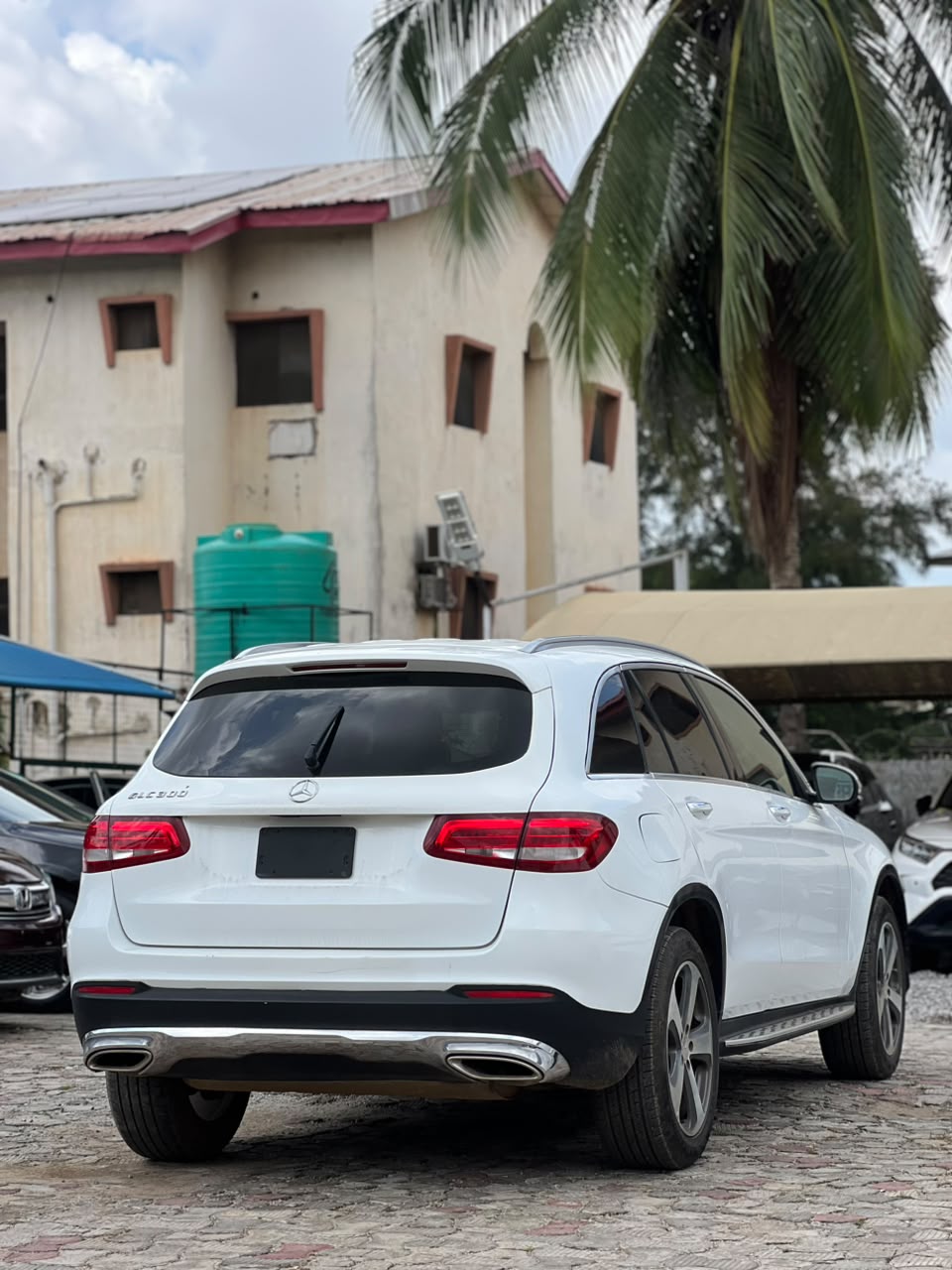 
								DIRECT BELGIUM 🇧🇪 2016 GLC 300. BUY AND DRIVE. 📍ABUJA 💰22M full									