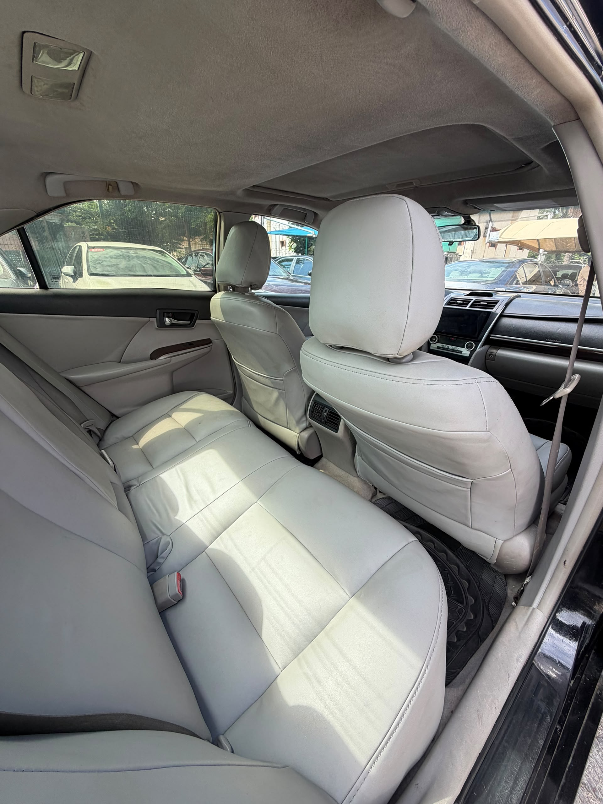 
								Used 2012 Toyota Camry XLE  Everything working perfectly • Buy & Drive  💰 ₦9.2 Million 📍 Abuja full									