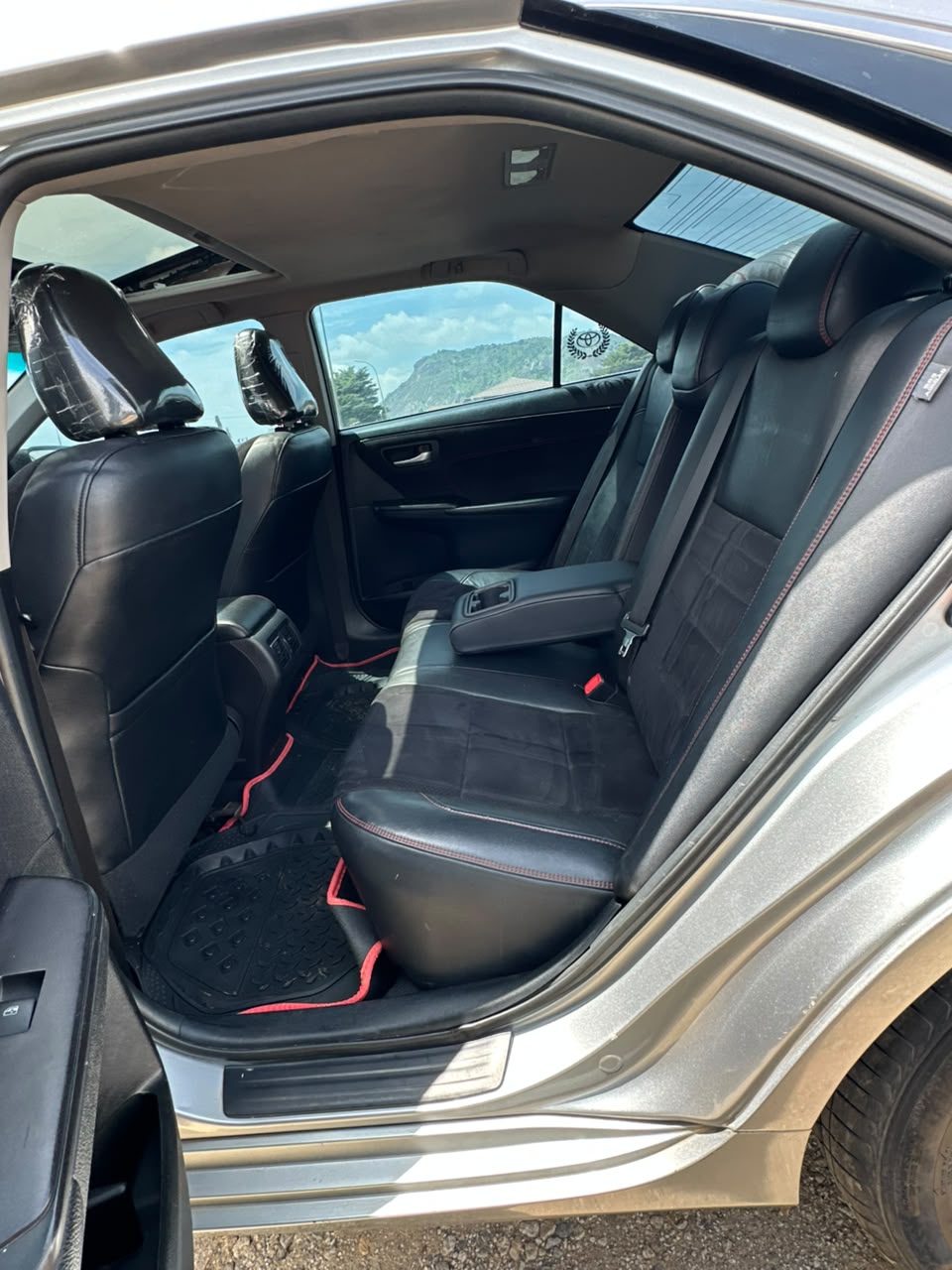
								Extremely clean Toyota Camry XSE 2015 model, few months used first body, untempared engine and gear going for 12m Abujadeal full									