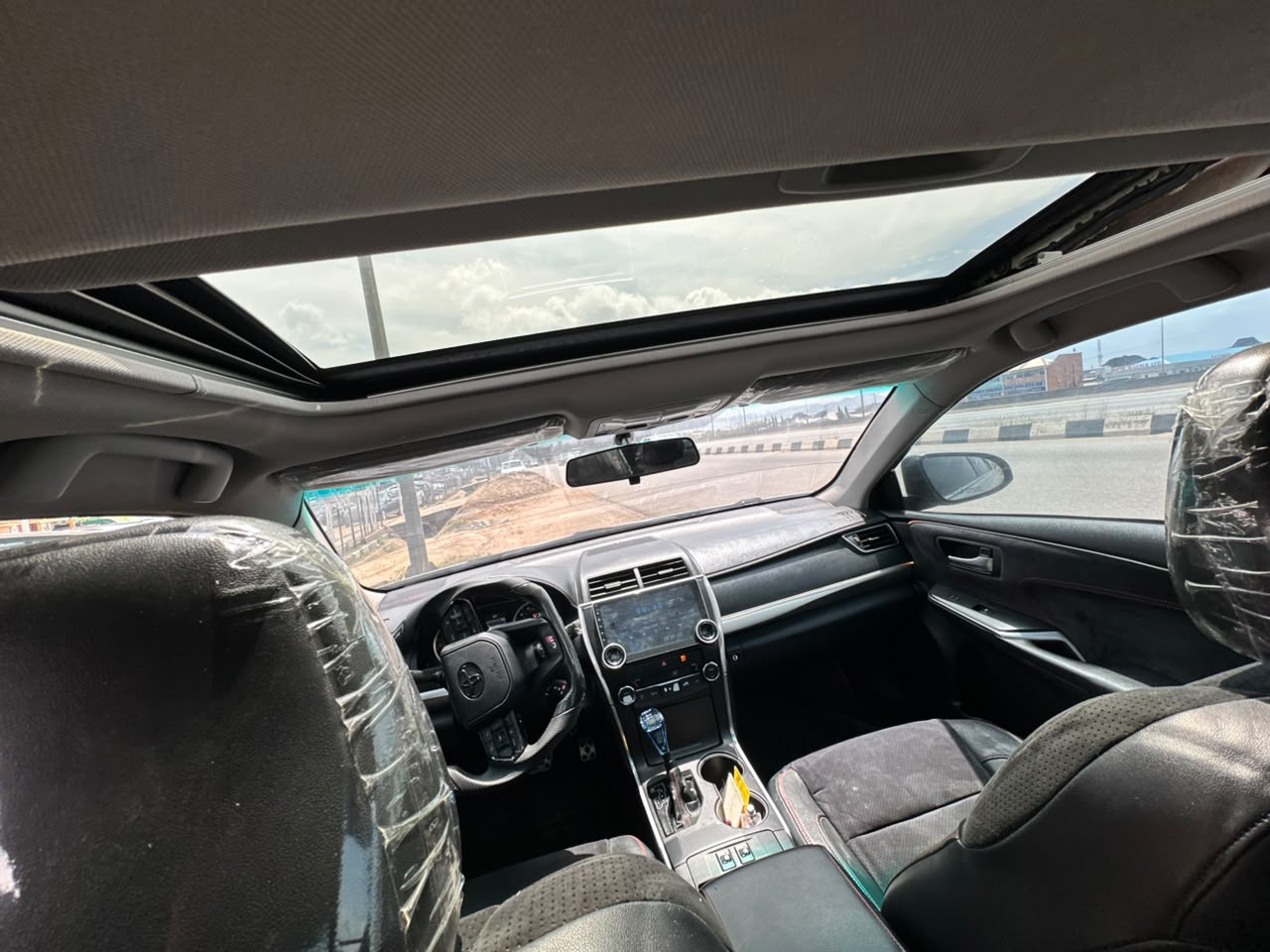 
								Extremely clean Toyota Camry XSE 2015 model, few months used first body, untempared engine and gear going for 12m Abujadeal full									