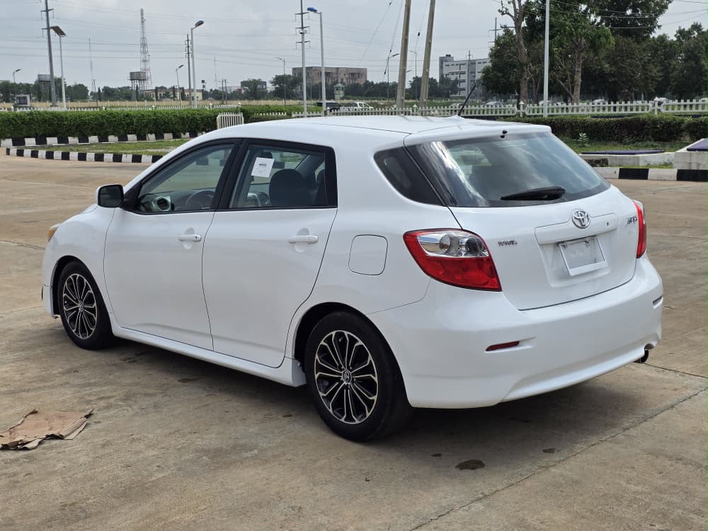 
								Extremely clean Highest grade 2010 Toyota Matrix S with July 2026 Duty first body with no single paint going for just 11m 100k sambo full									