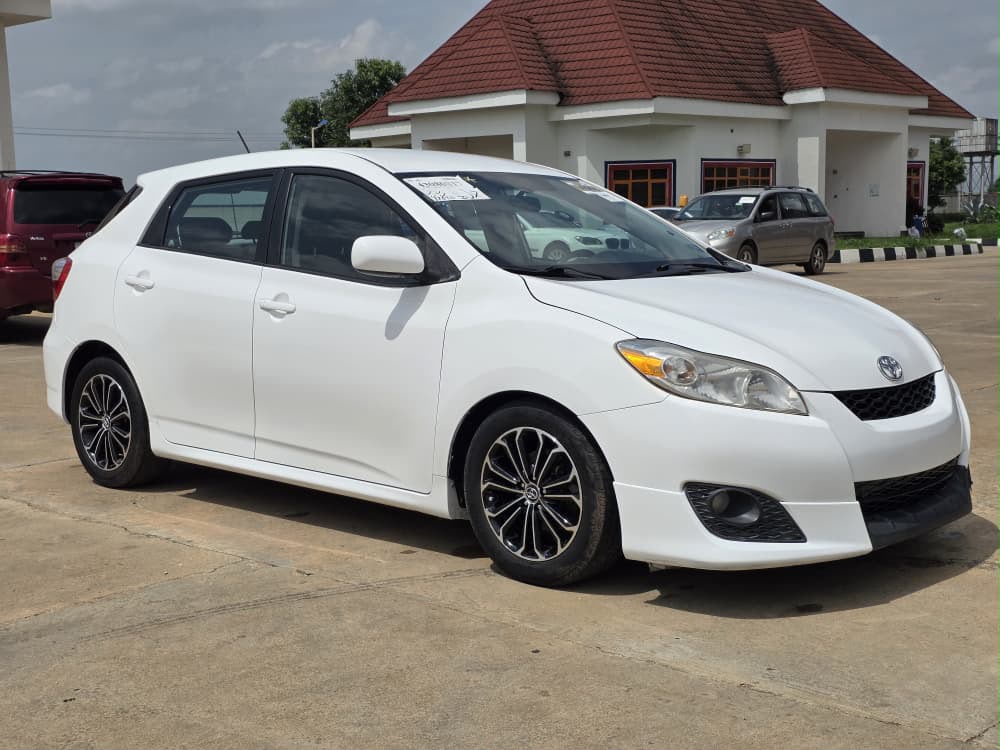 
								Extremely clean Highest grade 2010 Toyota Matrix S with July 2026 Duty first body with no single paint going for just 11m 100k sambo full									