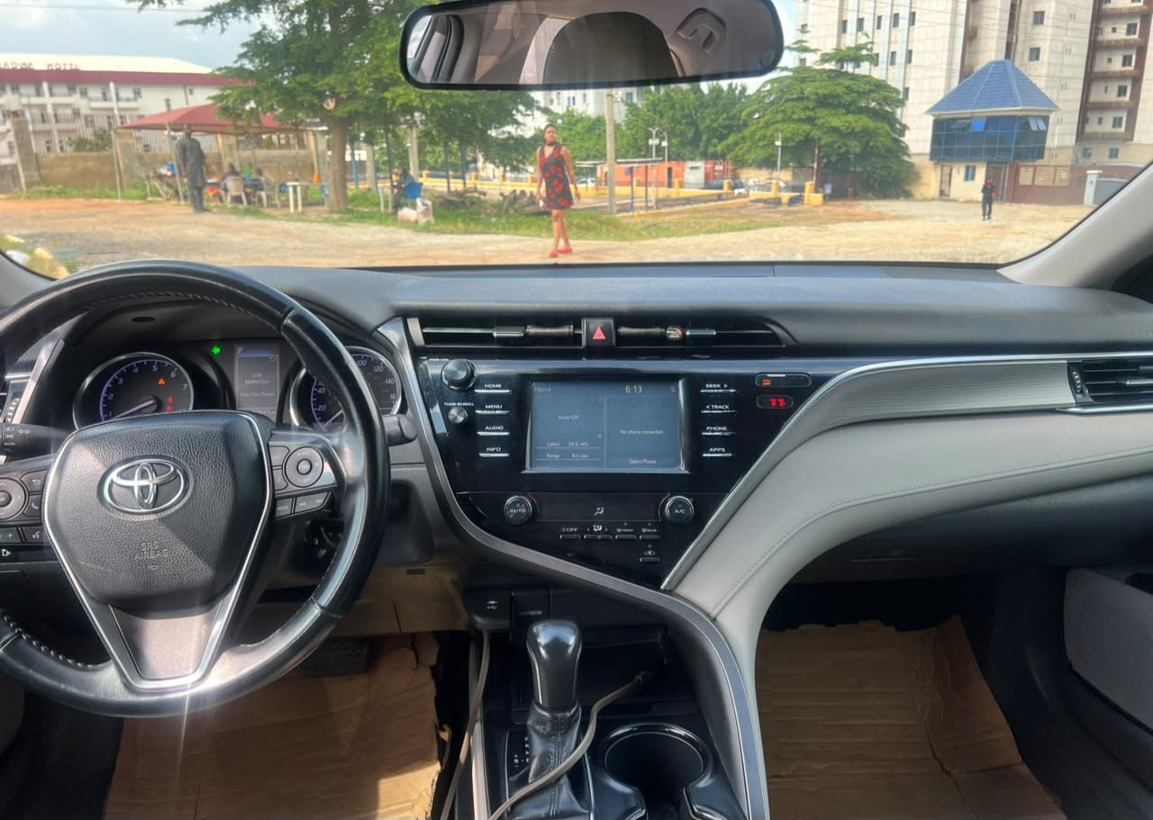 
								FOREIGN USED 2018 TOYOTA CAMRY SE WITH ORIGINAL CUSTOM DUTY FULLY PAID GOING FOR 22.5M ABUJA DEAL full									