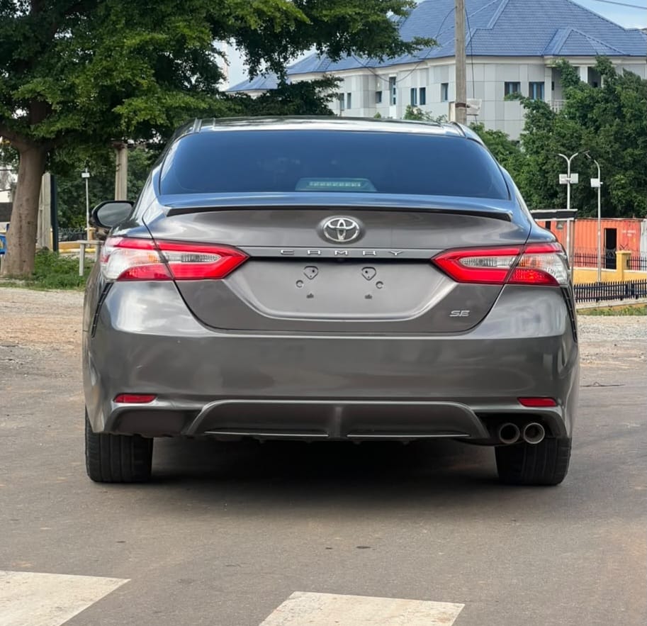 
								FOREIGN USED 2018 TOYOTA CAMRY SE WITH ORIGINAL CUSTOM DUTY FULLY PAID GOING FOR 22.5M ABUJA DEAL full									