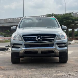 FOREIGN USED 2015 MERCEDES-BENZ ML350 NOTHING TO FIX CLEAN TITLE WITH ORIGINAL CUSTOM DUTY FULLY PAID GOING FOR 27M ABUJA DEAL