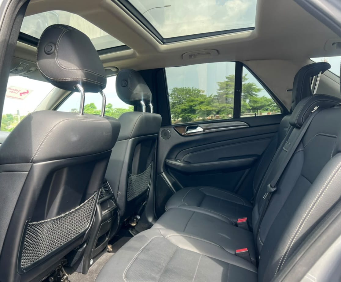 
								FOREIGN USED 2015 MERCEDES-BENZ ML350 NOTHING TO FIX CLEAN TITLE WITH ORIGINAL CUSTOM DUTY FULLY PAID GOING FOR 27M ABUJA DEAL full									