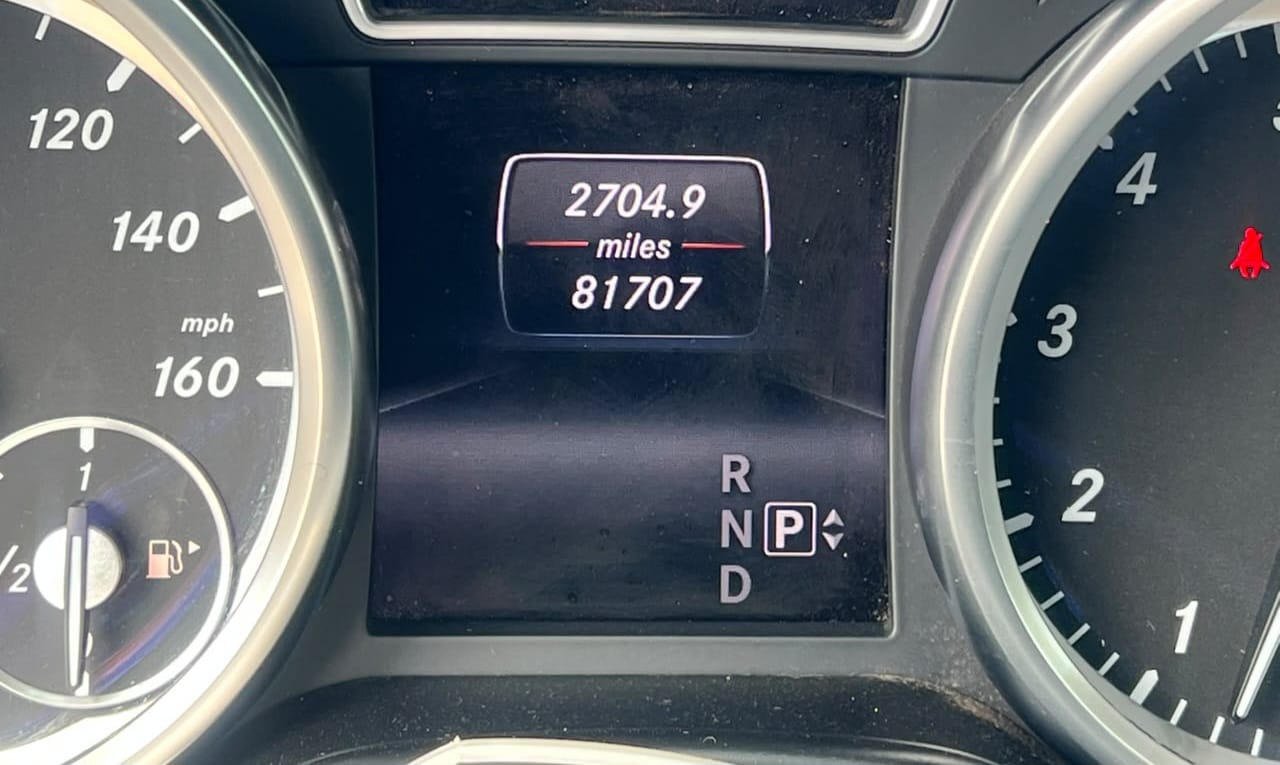 
								FOREIGN USED 2015 MERCEDES-BENZ ML350 NOTHING TO FIX CLEAN TITLE WITH ORIGINAL CUSTOM DUTY FULLY PAID GOING FOR 27M ABUJA DEAL full									