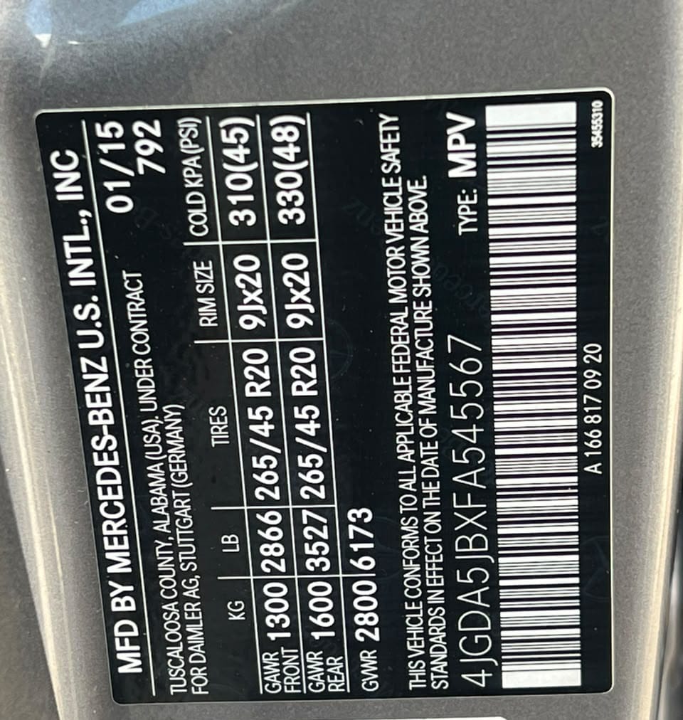 
								FOREIGN USED 2015 MERCEDES-BENZ ML350 NOTHING TO FIX CLEAN TITLE WITH ORIGINAL CUSTOM DUTY FULLY PAID GOING FOR 27M ABUJA DEAL full									