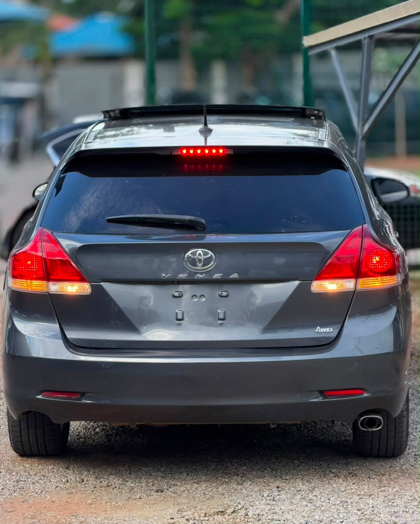 
								DEAL‼️ SLIGHTLY USED 2010MODEL  TOYOTA VENZA  FULL OPTION  DOUBLE PANO  ORIGINAL DUTY BUY AND FLEX  💰N11,500,000. ABUJA full									