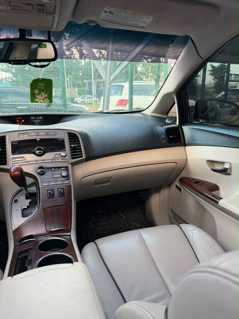 
								DEAL‼️ SLIGHTLY USED 2010MODEL  TOYOTA VENZA  FULL OPTION  DOUBLE PANO  ORIGINAL DUTY BUY AND FLEX  💰N11,500,000. ABUJA full									